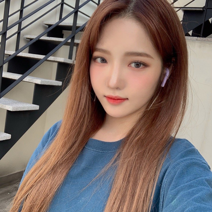 realfromis_9 tweet picture