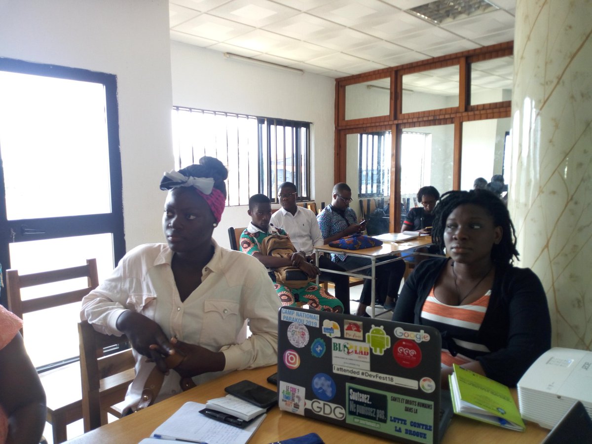 ab_benin's tweet photo. Aujourd'hui, nous célébrons la journée internationale du blog à travers notre #WorkshopBlogging. @Aigleroyal229 forme les participants sur les métiers du Web, partage son expérience personnelle et parle des avantages à tirer du développement d'applications.
#BlogDay229
#wasexo https://t.co/nmJqgkj5GZ