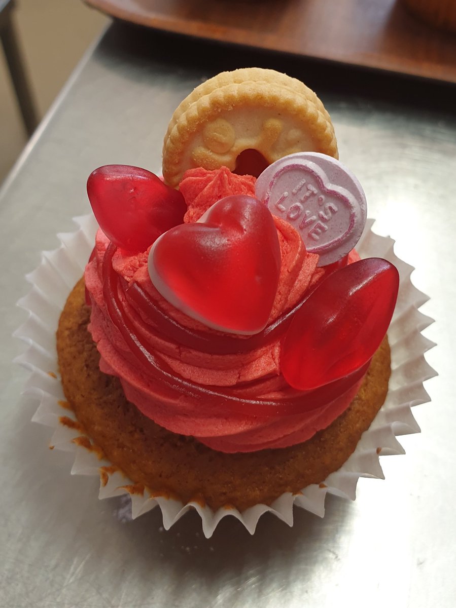 becky_beddoes's tweet photo. Fabulous ingredients create eye catching treats.. always take pride in all the food I make at our outstanding care home @CarePodcast @RDJohnsLtd @NAPAlivinglife @TheDMAT @ExeterDAA @stuart_RD_Johns @DevonLife #foodincare #carehomechef #eatwithoureyes https://t.co/rpXbbBywE6