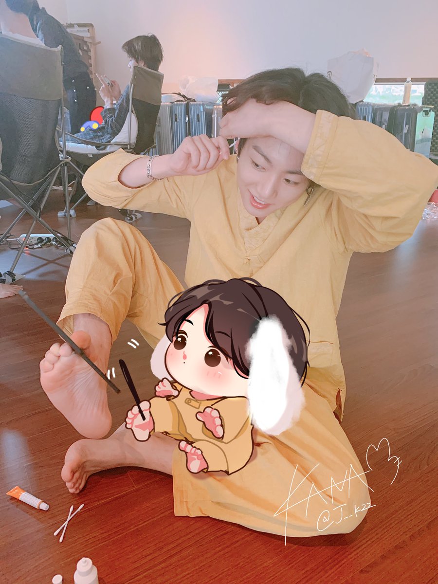 j_taekoo97's tweet photo. mirror 👣🐰
@BTS_twt #HappyJungkookDay https://t.co/AyG2VvVt2Z