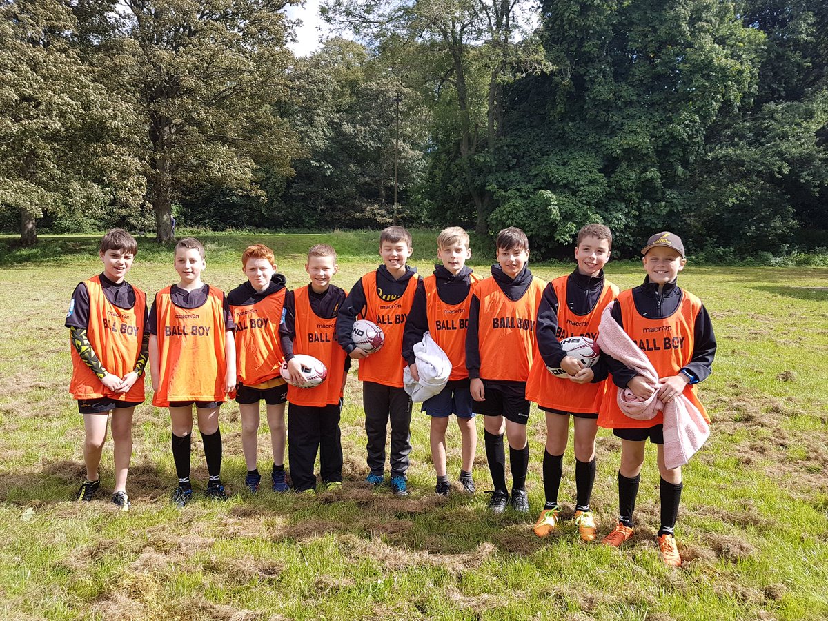 garethgettinby's tweet photo. Currie Chieftains ready for ball boys duty. Great to be there to support them in victory today! @ChieftainsRC https://t.co/4M192jczbb