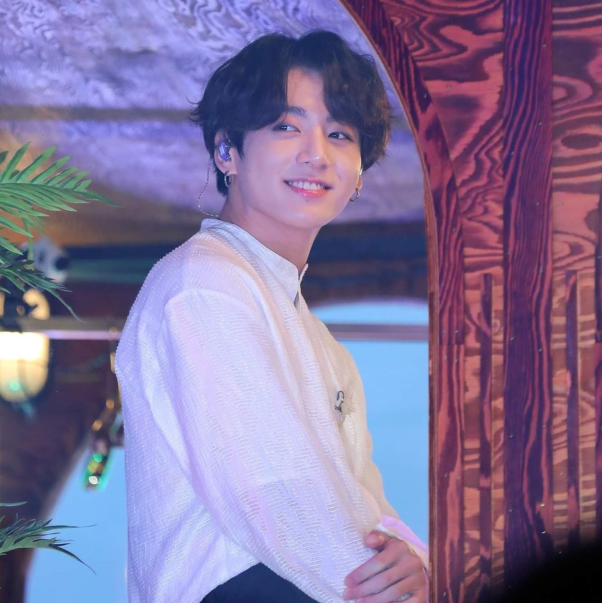 philconcerts's tweet photo. HAPPIEST BIRTHDAY to #BTS' Golden Maknae JEON JUNGKOOK 🎉

Hashtags dedicated to him dominate Twitter's worldwide trend as ARMYs all over the world show him their love! We can't wait to see him return on Philippines' concert stage someday 😉 #HappyBirthdayJungkook

📷 @bts_bighit https://t.co/pOMZea27LO