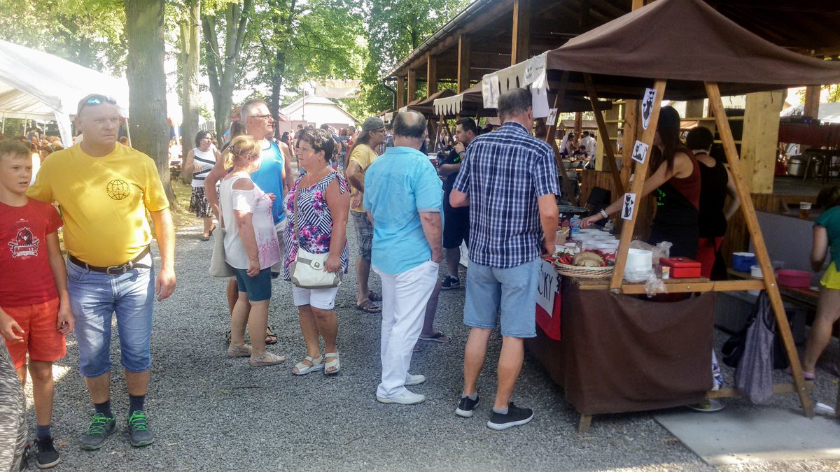 mestobohumin's tweet photo. Gulášfest v Šunychlu aneb čtvrtý ročník soutěže o nejlepší kotlíkový guláš. #gulasfest #gulas #sunychl #sdhsunychl #kotlikovy #soutez #vareni #sbihajisesliny #gastrofestival https://t.co/d1wI7eoiAv