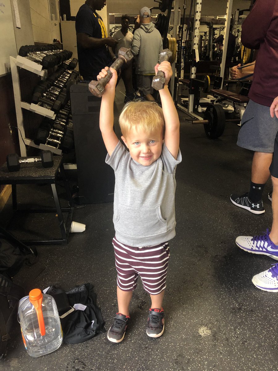 LaurenRVaughn's tweet photo. Fun morning bringing the kiddos to work out with @modle1112 and @LHSFball! #FarmerPride #AuntStatus https://t.co/0sliuyDIHi