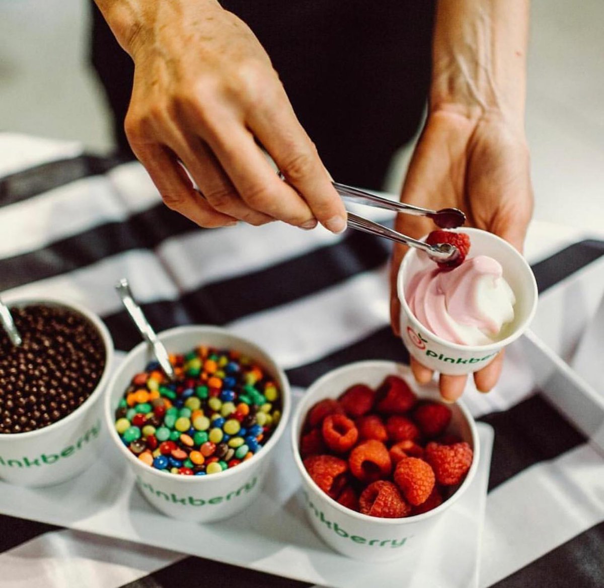 PinkberryWorld's tweet photo. Contact your local Pinkberry for your next catering needs. Your guests will be happy to see Pinkberry at your event!

#PinkberryWorld #Pinkberry #catering https://t.co/MXYrH3915m