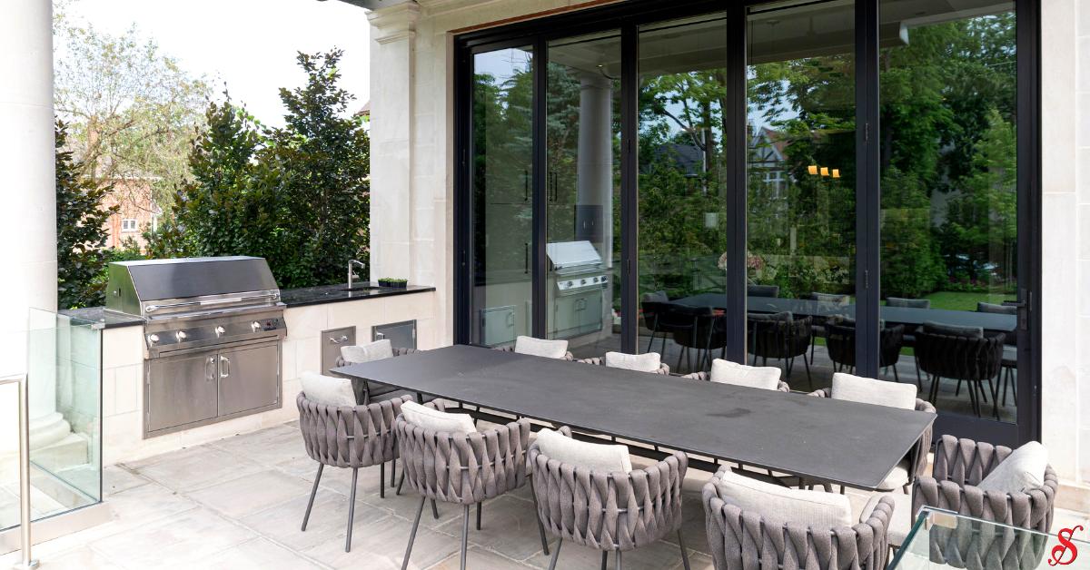 HomesSilverado's tweet photo. With summer coming to an end we can definitely see ourselves soaking in the warm weather here with a couple of friends and an amazing BBQ. See this gorgeous outdoor set up from afar! #Luxurydesign #Teddington #TheSilveradoWay #backyardgoals #luxuryhomes https://t.co/Ih4zsEVvQ7