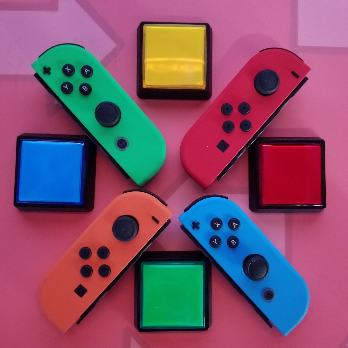 Castle Crashers is more fun with more friends, so we're giving you more ways to play when the game launches for the Nintendo Switch on September 17th!

Retweet and follow us for the chance to win a set of colored Joy-Con controllers! 💚❤💙🧡🕹

[Winner will be drawn by 9/6/19]