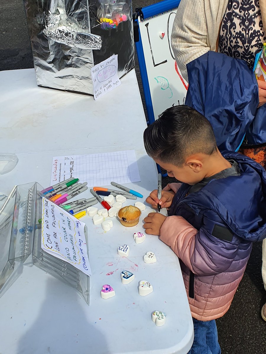 AliRIlyas's tweet photo. Successful day talking to people about #LoveFallowfield today at #FestivalofMcr and they've made so many little hearts we can put around Fallowfield as part of the #FallowfieldRocks. https://t.co/XliPGsQBEo