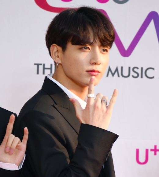 younghollywood's tweet photo. Happiest birthday to our bb Jungkook 😍🎈@BTS_twt #HappyBirthdayJungkook https://t.co/uabMdeOVB5
