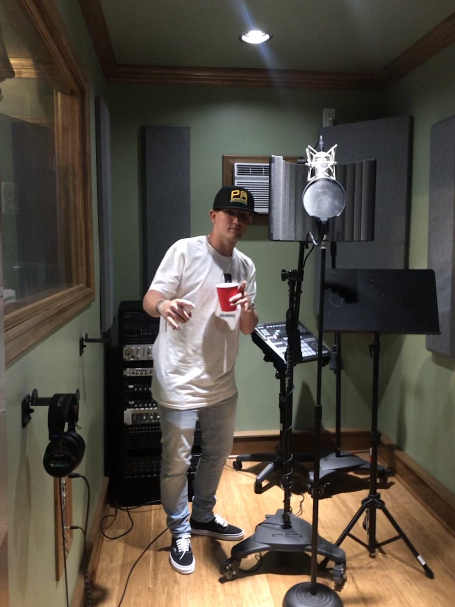 thekidwitty's tweet photo. Proud to announce I officially signed to Chase Green Music Group (CGMG) in San Pedro CA. I’m now apart of Premier Artist Thanks to my manager Swirl. Big things coming from the kid! Supper happy to be apart of this team. NEW MUSIC COMING!!! https://t.co/5LaRyZWln6