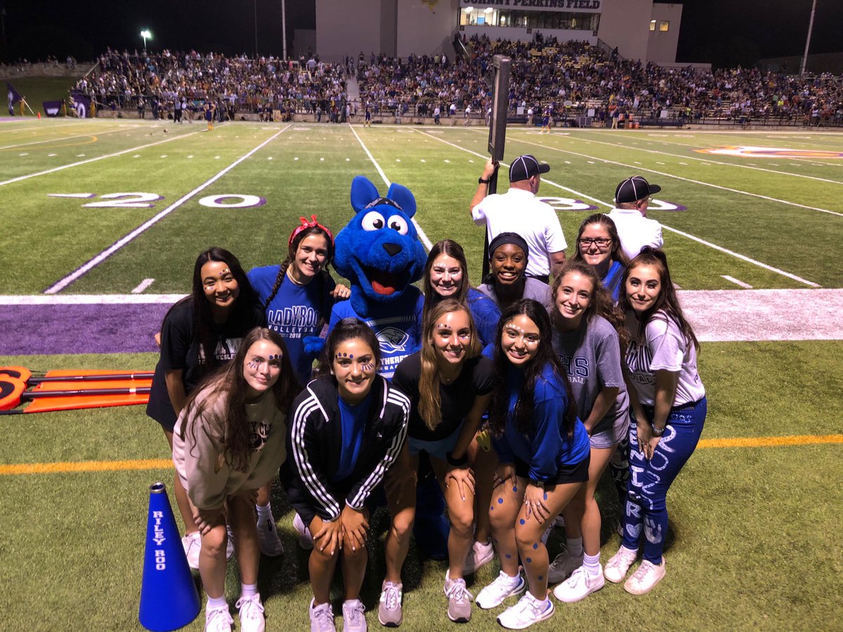 whsRileyRoo's tweet photo. A big thank you to our new Roo Crew for coming out and supporting our Roos at Granbury! Let’s make it a great season! #roopride https://t.co/mCNb1IYkjl