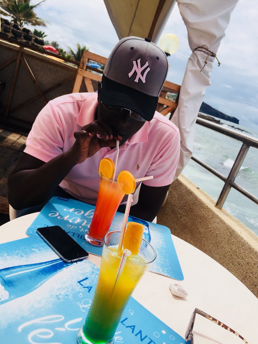 mingas_as's tweet photo. Galsen Street Wear #2019_Working_progress 🙏❤
Streetwear::> Nous lui donnons de la valeur.
#Differently #Mode #Tradimoderne #Clothes #mode #Fashion #Senegal #Sagnsé #Marque #Branding #Ow #Teamow #Art #pull #Photography #lifestyle #logo #Collection #Differently #Kebetu #Team221 https://t.co/xSa37wRzZn