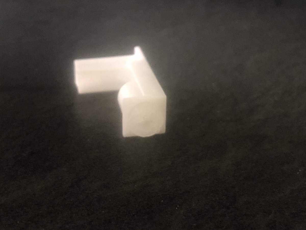rdsanders's tweet photo. @Glade Hi Glade! My kitchen stinks so I bought one of these but it’s faulty! Now I have a stinking kitchen and less money! Any chance you fancy sending me one that’s not faulty?! Cheers! https://t.co/tw3oRIUl5a