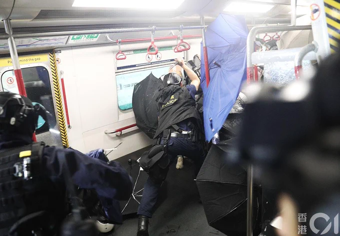 余俊亮  攝