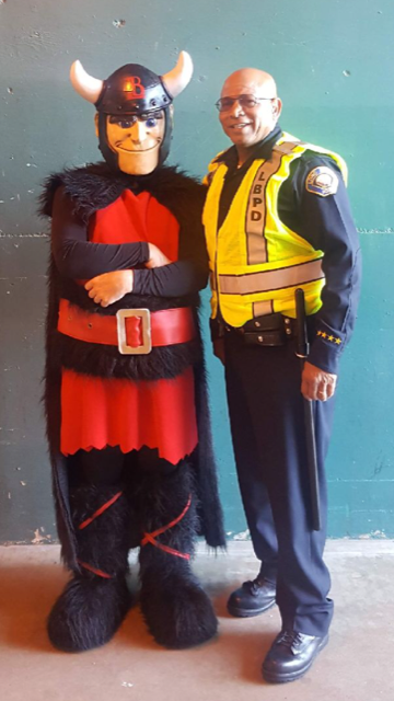 LBCCPolice's tweet photo. Ole the Viking @OleTheViking and Officer Stinson @LBCCPolice are ready for the Fall Semester 2019, @LBCityCollege are you? #LBCityCollege #LBPD #Vikings https://t.co/L5kBddNt83