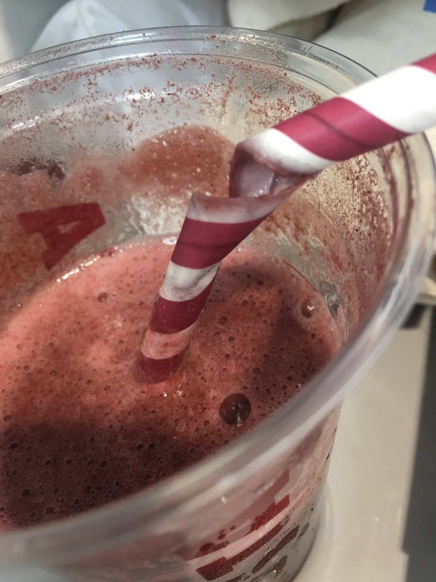 davidmcgregor25's tweet photo. I enjoyed my Cortado from @CostaCoffee this morning. But my fruit cooler wasn’t so pleasing when the paper straw decided it had had enough - and although I don’t mind the new bendy design, the suction technique is a little harder with a hole in the middle! #Bringbacktheplastic https://t.co/4amPVqEhOK
