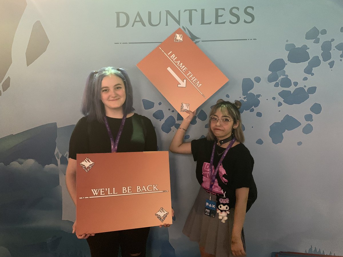 balisongbunnyxo's tweet photo. we did our best...ft. the picture where i accidentally hit @sherbertlemon27 with my sign, very telling of how i played #paxslayer #PAXWest2019 https://t.co/V3kp0t62II