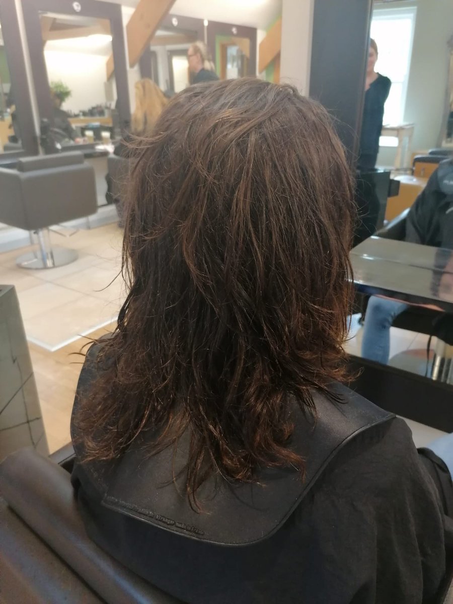 WOW😲 What a huge transformation!

Fantastic redesign by Janine👏

hairbusiness.co.uk

#Cowbridge #ValeOfGlamorgan #Cardiff #SouthWales #Salon #EliteSalon #Redesign #Hair #ShortHair #Barber