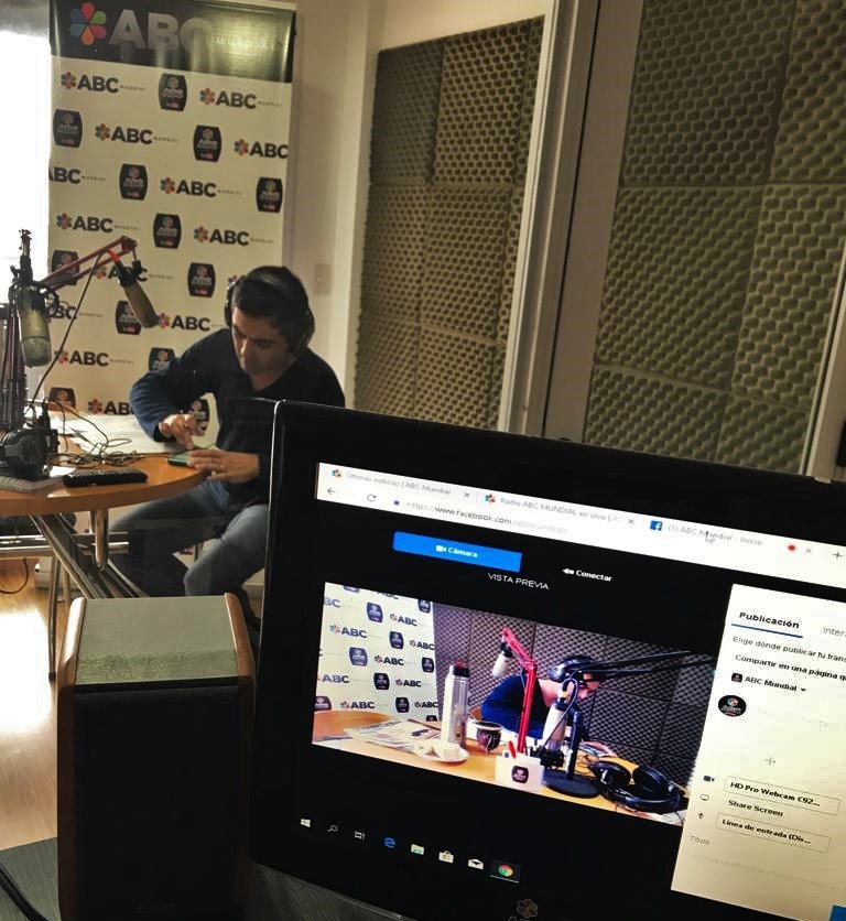 GiorgenelloKari's tweet photo. Desde las 9 hs de #Argentina  🇦🇷⏲️ para todo el 🌎
@y_termas con @carlosaferreyra 
Lo podés escuchar en el reproductor de la Multiplataforma 
https://t.co/CvJtzIto6i 
o bajando la app https://t.co/dROfoV8o2Y
Mas tarde #PortalTurismo #RankingLatino #ElClubRetro https://t.co/NjVNVQqKTQ