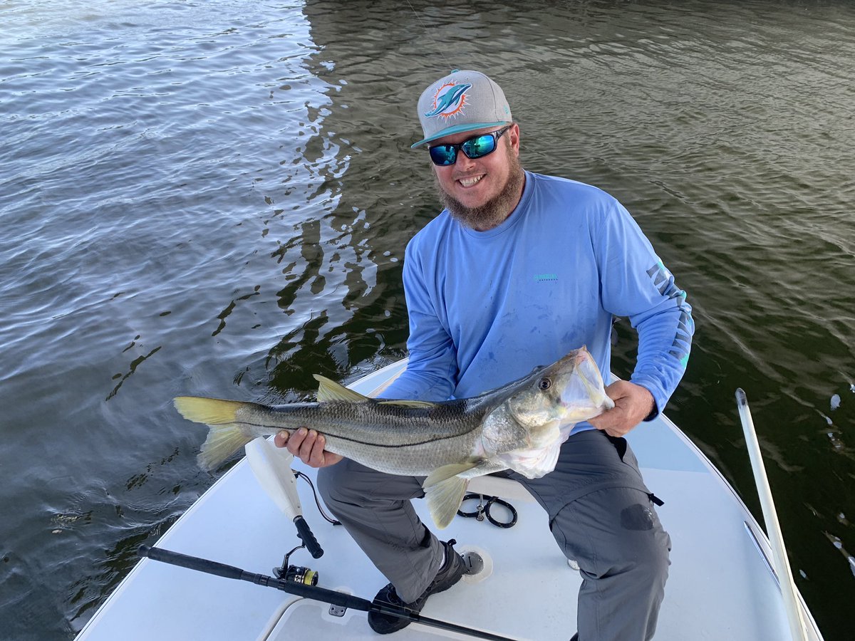 CaptNateLemmon's tweet photo. Spent a couple days recently fishing with some long time friends. Caught several big snook, several 20+lb redfish, couple Goliath grouper!  The snook and redfish bite is on fire!!! #floridasightfishing #florida #fishing #newsmyrnabeach #daytonabeach #ponceinlet #snook https://t.co/MbNPwfpxqm