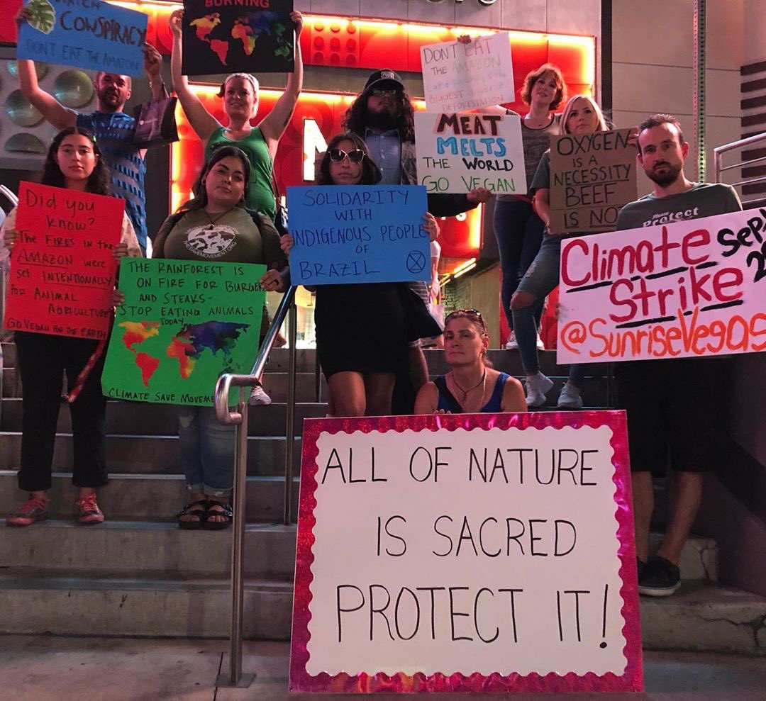 climatesavemvmt's tweet photo. Tough holiday weekend crowd tonight but still got some good convos in and made some impressions! 
See you 9/5 &amp; 9/9 at the Global Days of Action for the #Amazon and on 9/20 for the Global Climate Strike! 🌱🌍

@LVClimateSave 💙
#climatechange https://t.co/bCHBC2CS9V