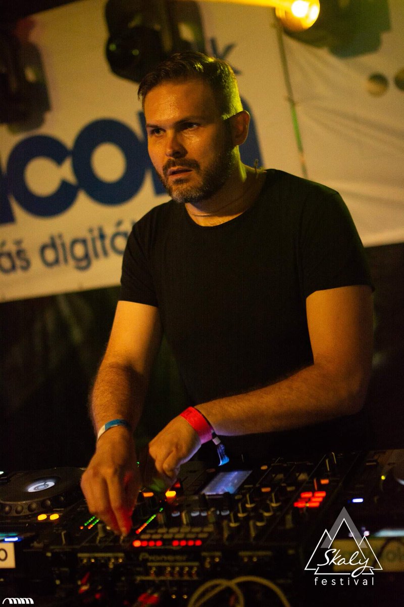DeepMorals's tweet photo. #techno #technodj #pioneerdj #concentation #festivalskaly #technolife #deepmorals #dpmrls #djlife #djlifestyle #technoparty https://t.co/HYwRyCPMe9