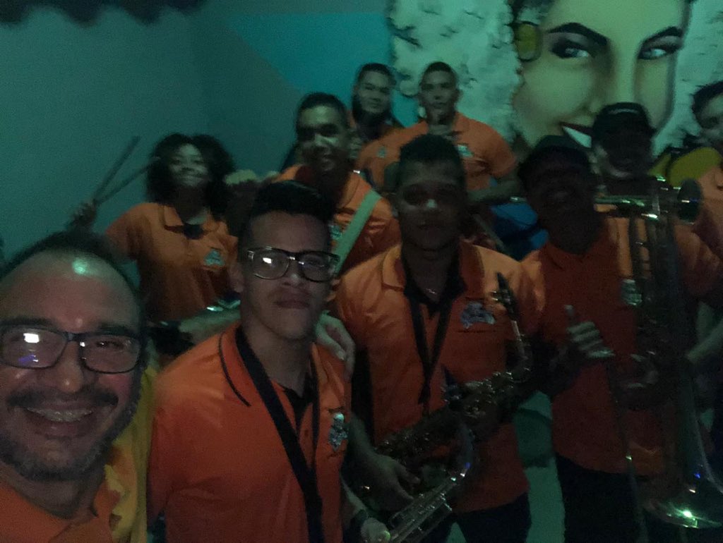 tabogapanama's tweet photo. Actividad de Calle Abajo de #Taboga en los #bohiosalegres todo un éxito. Nuestro corresponsal y uno de los abanderados @juliocastillero reportando desde el evento. #tabogapanama https://t.co/73azAiWf5G