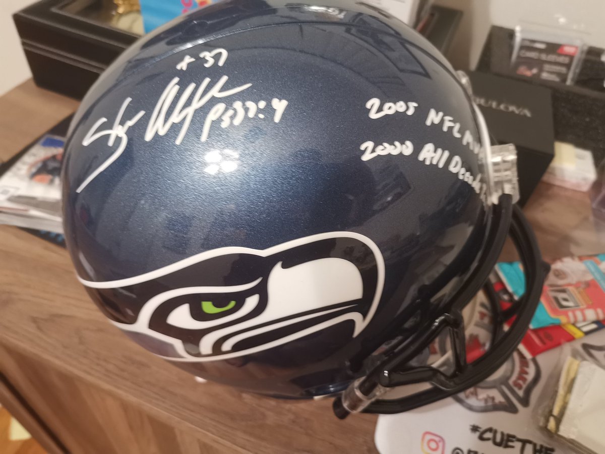 JonTheFungi's tweet photo. Weekend sales thread. All listed prices include BMWT shipping. OBO on all listings. @HobbyConnector @OnReplin #salesthread

Shaun Alexander triple inscription full size helmet. $275 OBO https://t.co/51HJNYvW5i