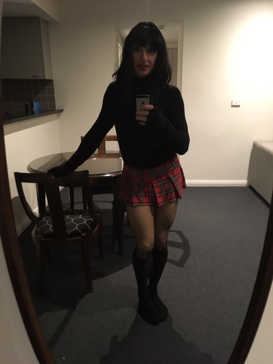 Samanthasissy2's tweet photo. Some minutes before one of my friends pounded my ass for all day https://t.co/EDW6FNR7mn