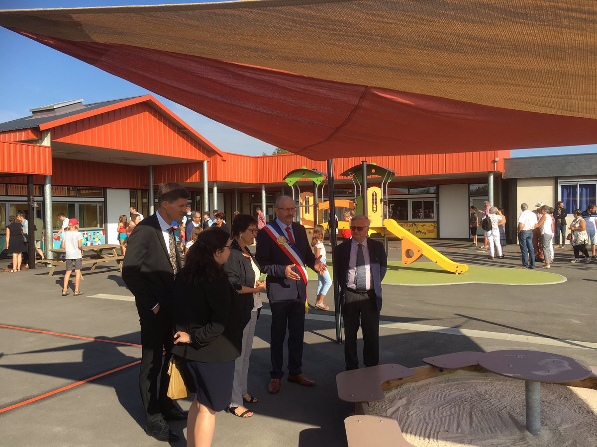 GillesLeproust's tweet photo. Inaugurations entrée et cour de l’école et des salles associatives-#Tranger une commune dynamique- https://t.co/5YPsHrFhW2