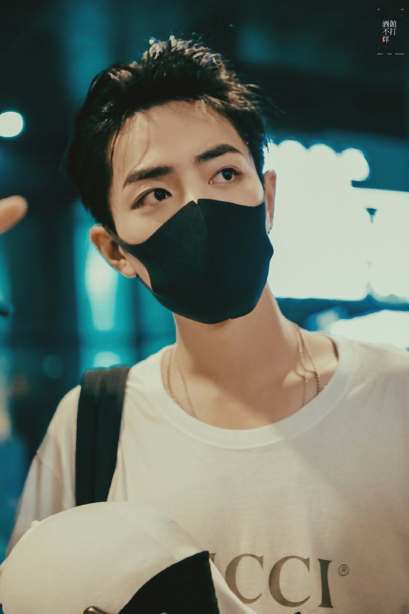 KNTPU1005's tweet photo. เซ็ตในดวงใจ ความเท่ของเซียวจ้าน https://t.co/Zwu5Pjd47L