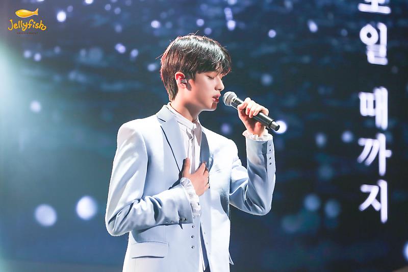 l0tQ1y85UWtz8pP's tweet photo. #BEMINE_BY9
#아홉개의_별이_빛나는_날까지
이거 미친듯이 잘생긴듯 근데 실물이 더 잘생겼데 그럼 실물은 미쳤다는거지 https://t.co/fBAzIMxTiR