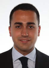 Francesco_Fed's tweet photo. A questo punto, molto pacatamente, la domanda nasce spontanea:
Ma questo #DiMaio #ignora o #imbelle?
(non tutti coglieranno...)
#giggino #governo #m5s https://t.co/yfrvirYmYL