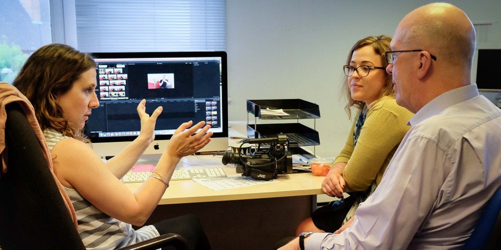 Masonic_Charity's tweet photo. Over 151K people in the UK use the British Sign Language. Our £60K grant to @BDA_Deaf is funding sign-language videos to help deaf people access vital information. Find out about our support to disadvantaged people across England &amp; Wales https://t.co/iivAHHdEms https://t.co/yDzGaRz0Cc