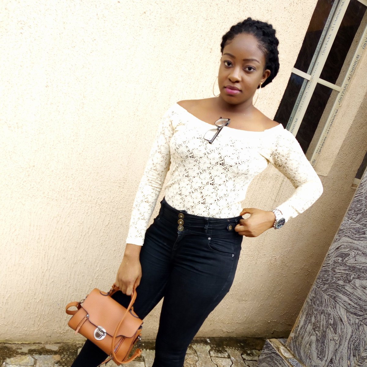 ifuu__'s tweet photo. She could be your sweetness🍭, she could be you headache. Depends on you.😃😃 #Alittlesomethingtoblessyourtimeline.
#becauseitssaturday https://t.co/3CMTmy7kxf