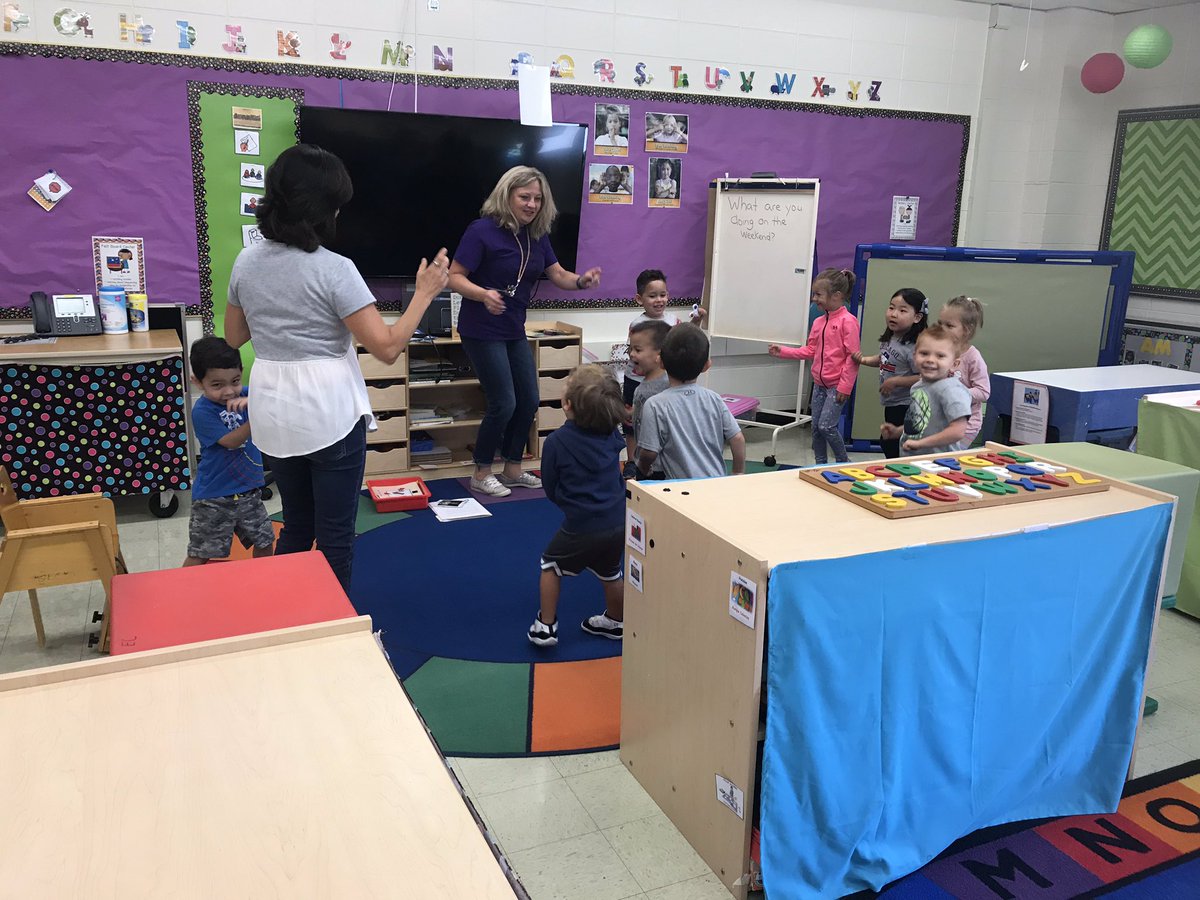 MissMaryPreK's tweet photo. Our preschoolers had a great 1st week back to school! #ELCpenguins https://t.co/AEG5RzuZrZ