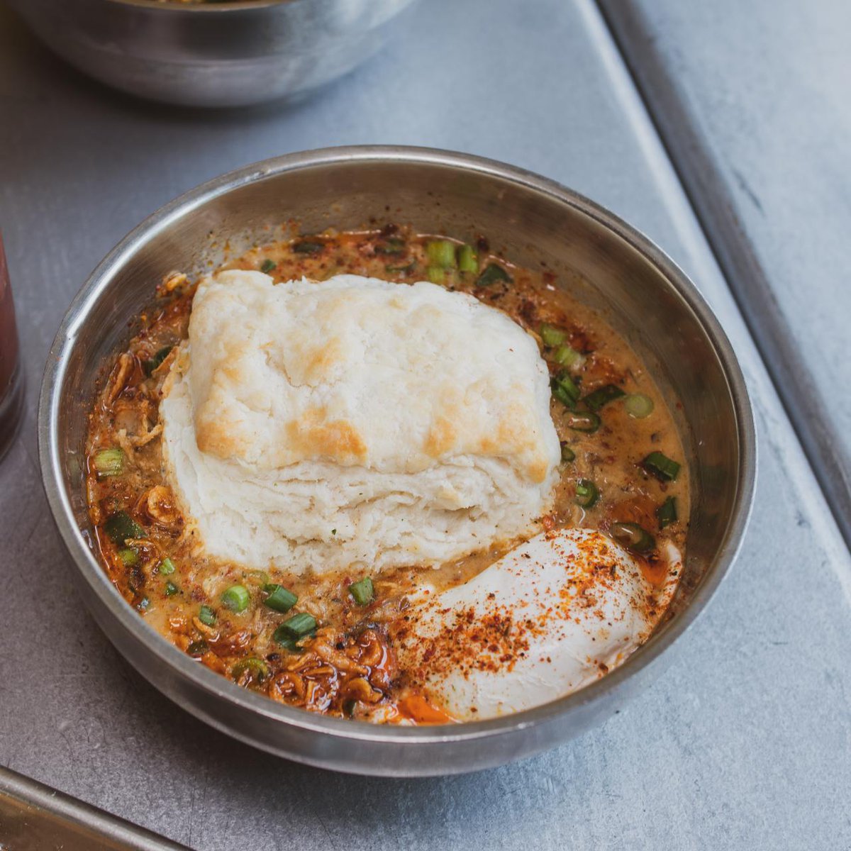 ChikoFRC's tweet image. Sop your Sichaun biscuits up with spicy sausage gravy and dive into the poached eggs which make this brunch dish a hearty, delicious treat! Brunch with CHIKO Dupont this weekend and treat yourself to something good!

#chefmode #CHIKOdupont #dcliving #dcnights #delicious #feedfeed