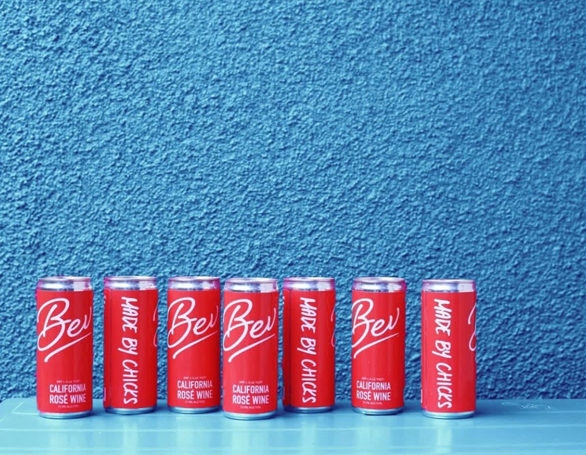 You know what day it is. Grab your friends. It's wine time!

 📷 <a href="/drinkbev/">Bev</a>