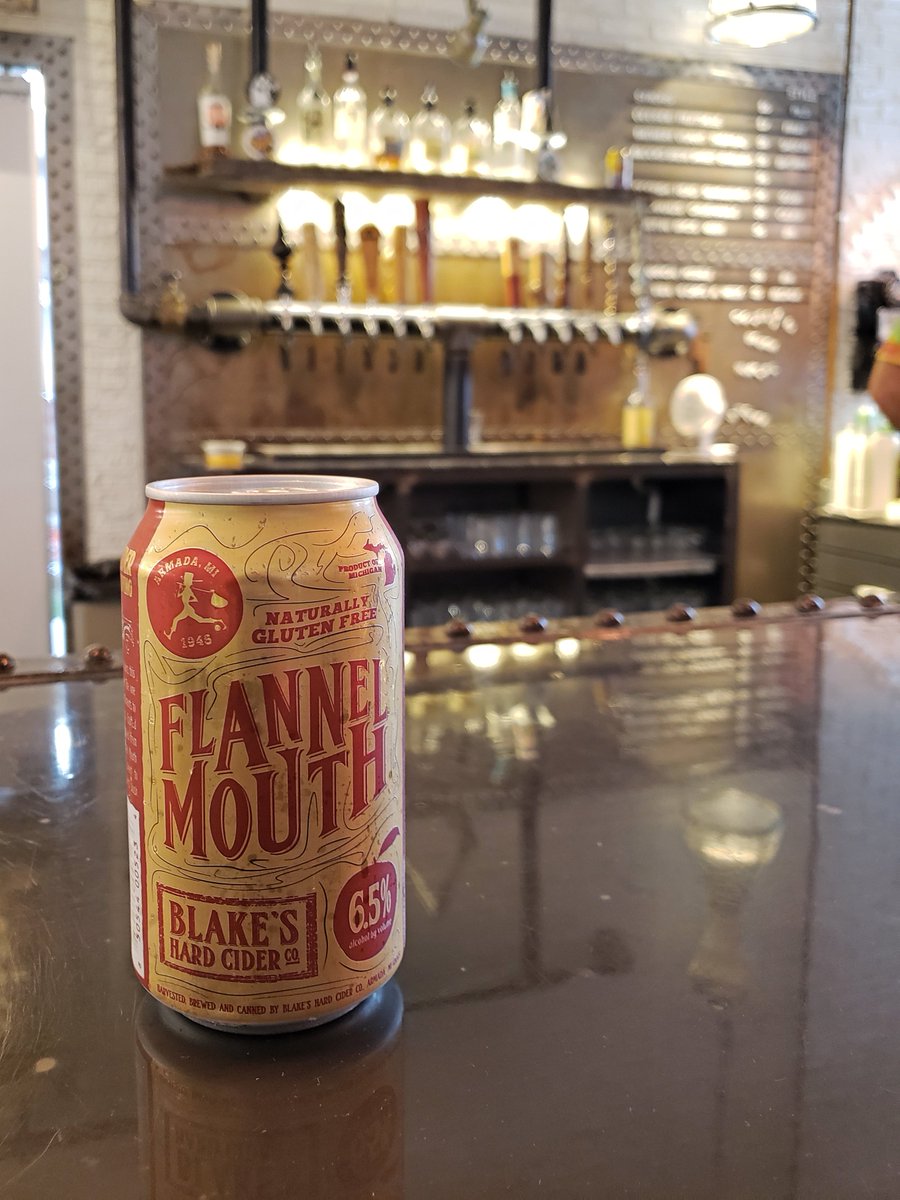 RustBeltMarket's tweet image. Grab a local brew and explore 40 + local makers from 11 am until 7 pm today! #shoprustbeltmarket #shoprustbelt #rustbeltmarket #shoplocalmichigan