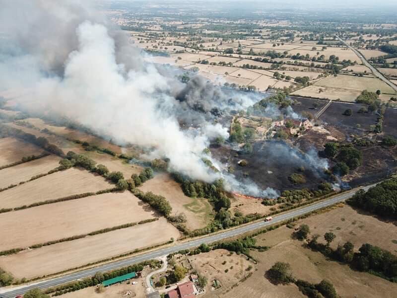 Pompiers03's tweet photo. ⚠️ 25 ha en 🔥 en cours à La Chapelaude 
Facilitez l’accès des secours ⚠️ https://t.co/GbT0klvDrW