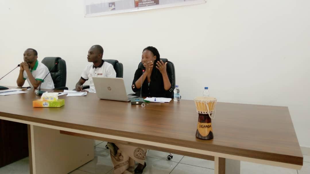 TraoreS20617673's tweet photo. #AfricaMonthOfJustice
#SauvonsLaCadhp 
Intervention 2 :Droit de l'Homme et Activisme , "La liberté d'expression nous donne le droit à la parole mais  dire pas du n'importe quoi " dixit https://t.co/RyMO7LQBYc @annicksat  lors de son intervention.  
@AFRICTIVISTES @Tamtam2donnees https://t.co/amNaySpw5z