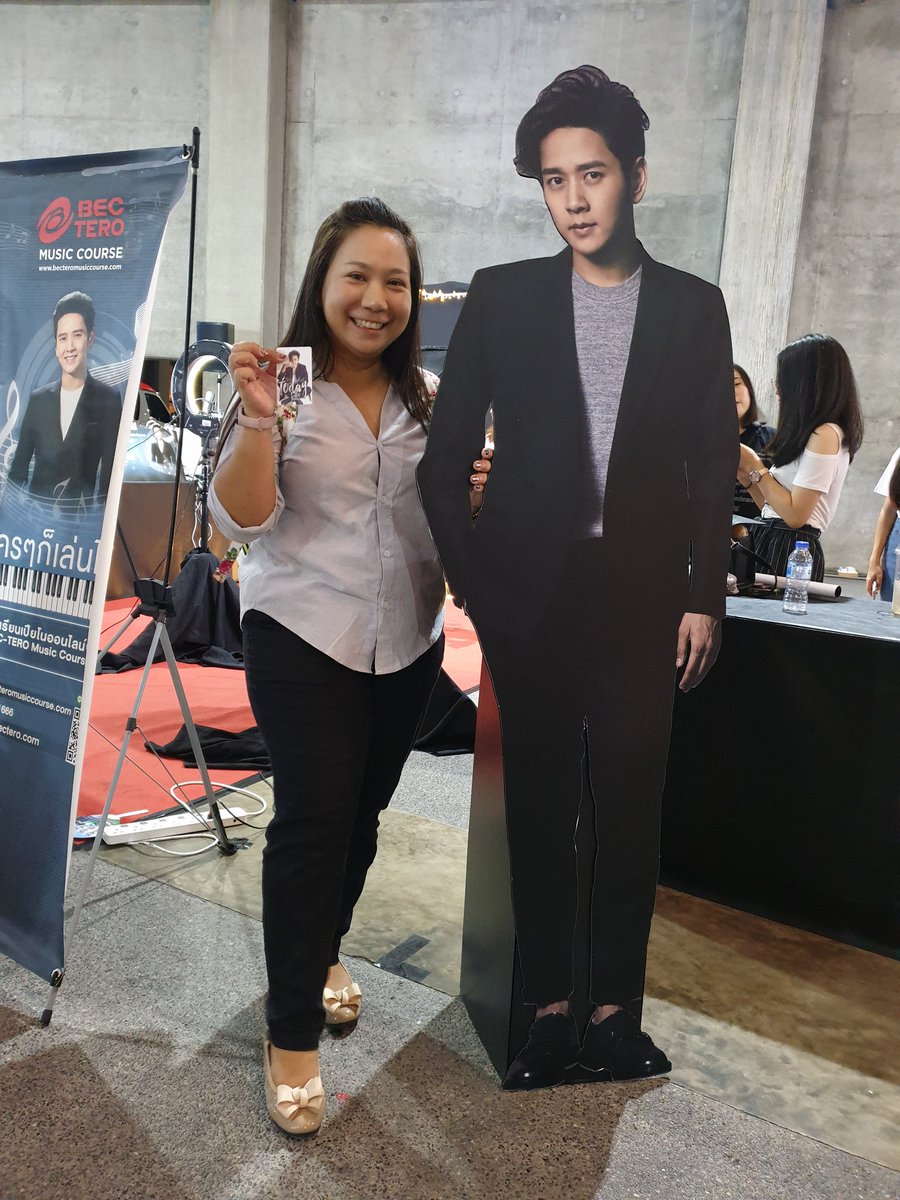 PankunMii's tweet photo. ตอนแรกกะลงขาย แต่ตอนนี้ เอ้อออ ดีใจได้มาดู ใกล้มา คุ้ม !!!!
#TorSaksitTodayLive https://t.co/PYO5eZYTj3