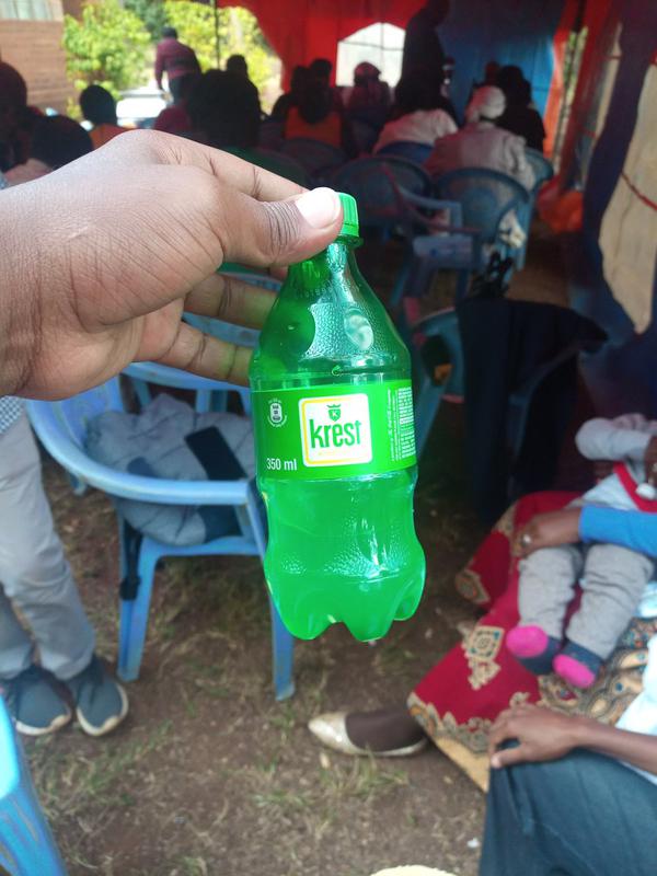 MwambaAnalytics's tweet photo. @JohnWambua07 Person: [98.7% confidence], Bottle: [98.0%], Pop Bottle: [98.0%], Beverage: [98.0%]  https://t.co/swKtERo01G https://t.co/V4Pl7Xi0Ja
