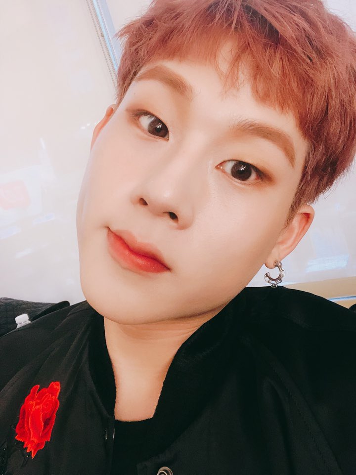 OfficialMONSTAX's tweet photo. [#주헌] 오늘 자카르타에서 만난 몬베베 고맙고 브이라이브도 고마워요!! 조심히 한국에 돌아갈게요!!😼 https://t.co/MsrR6kSyxF