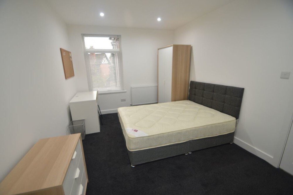 njhCoventry's tweet photo. #Propertyoftheday 🏡 Clara Street CV2 4ET available for 2019-2020 🏡
✅£115PPPW
✅6 DOUBLE ENSUITE BEDROOMS
✅BILLS INCL
✅SPACIOUS 
✅Flat screen TV
Email us on coventry@nicholashumphreys.com or call us on 024 7688 9701 to book your viewing! #NotToBeMissed https://t.co/hbMyzaxCUK