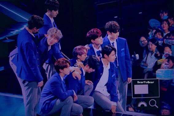 pable80144355's tweet photo. #BEMINE_BY9
#아홉개의_별이_빛나는_날까지
지나가는 계절 속의 내 마음은 
변하지 않는단걸 아나요 https://t.co/MY6a0WDMSM