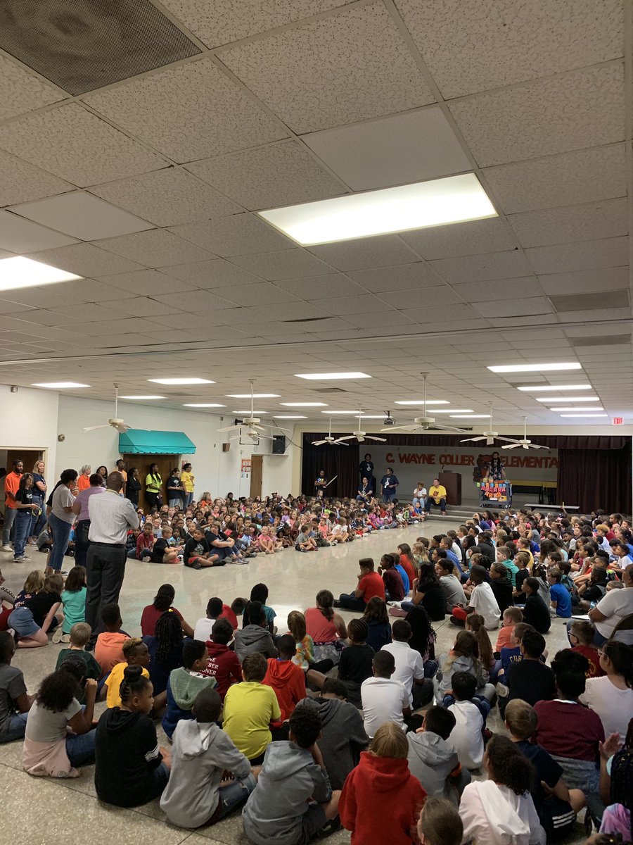 What an outstanding first week at C. Wayne Collier!  We ended with our PBIS assembly—look at these well-behaved Beaver Leaders! <a href="/mellottahill1/">Mellotta Hill</a> <a href="/kristensmamama/">Mary Black</a> @CCSSuptConnelly