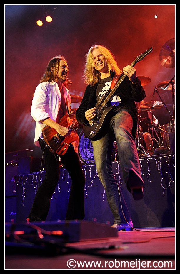 Happy Birthday to Mr. Reb Beach !   Pic via Adje 