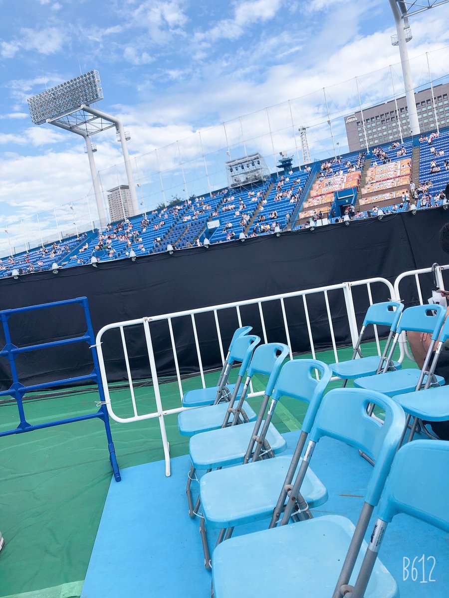 mihoriri1024's tweet photo. 神宮2日目最高だった。

こんな神席は次いつ引けるか見当もつかないので全力でたのしんできました。
理々杏から錯覚とかじゃなくてばっちりレス貰えたし、その他にもれなち、かなりん、かっきー、蘭世に貰えたからニヤニヤ止まらなかったです…w
本当に楽しかった。

またな、神宮！ https://t.co/I7kjhpTwvS