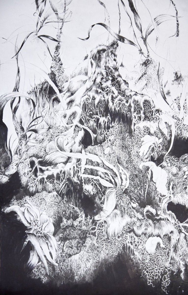 LULGalleries's tweet photo. Here's a #closeup of 'Holdfast' by #FUAM2019 finalist Katie Bennett-Rice. Katie has explored humankind's reliance on the ocean and the complex ecosystems of kelp forests. Uncovering the beauty below the surface, her drawings are a 'celebration' of kelp.
On show until 16 Nov 🎨 https://t.co/38TqdcZXM9
